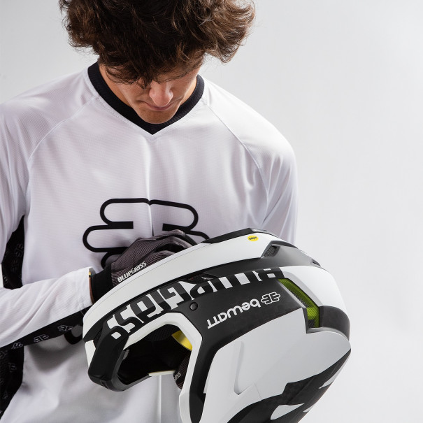 Casco Bluegrass Legit Carbon Blanco y...